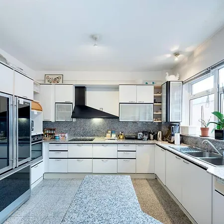 公寓 Apartamente De Lux 布加勒斯特
