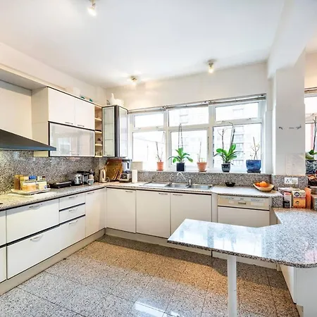 Apartamente De Lux *